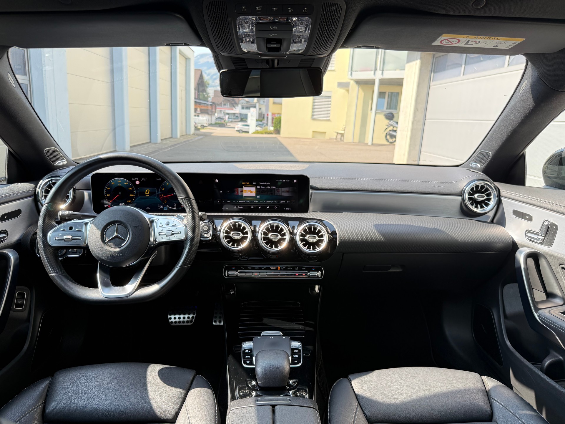 MERCEDES-BENZ CLA 250 4Matic AMG Line 7G-DCT-image-24