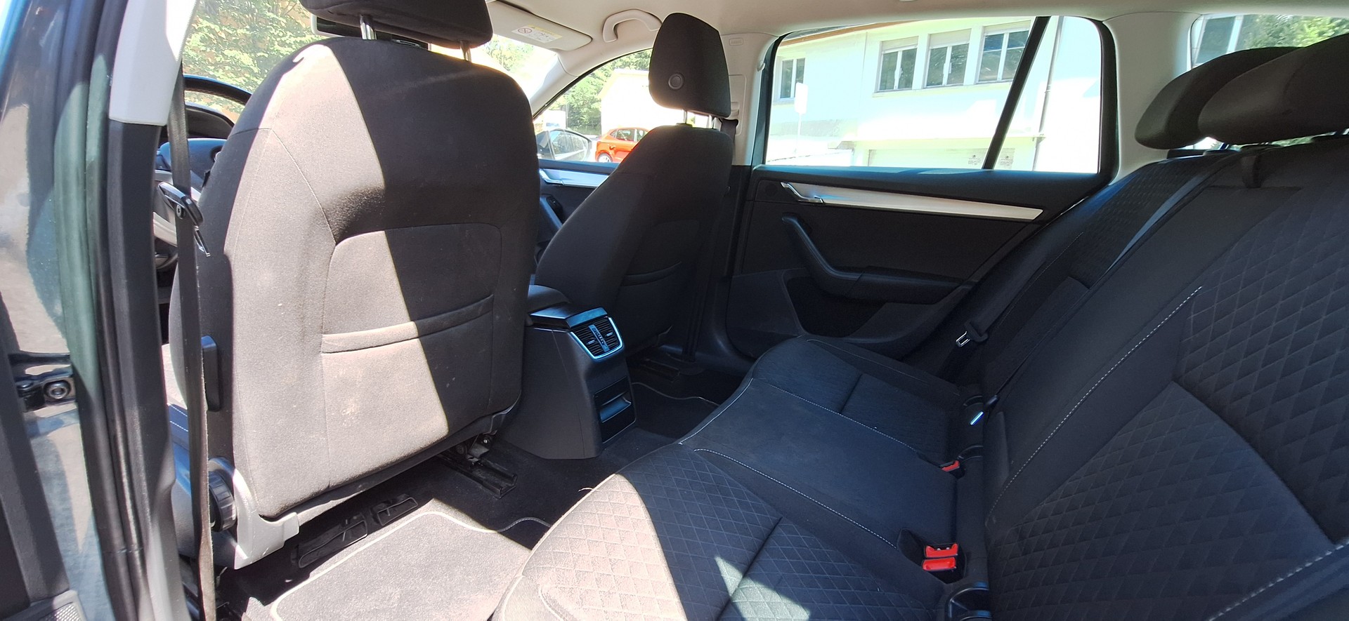 SKODA Octavia Combi 1.2 TSI Swiss Joy DSG-image-10