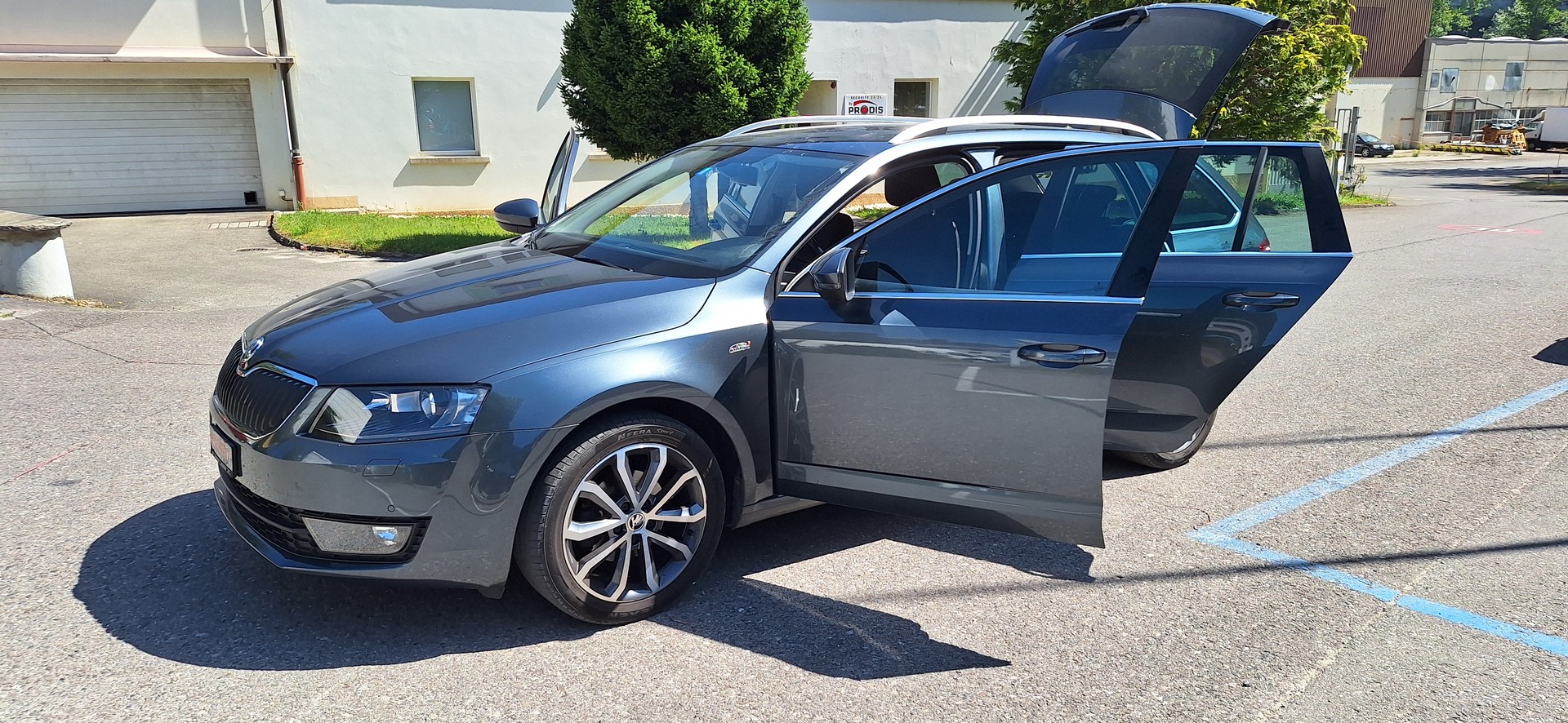 SKODA Octavia Combi 1.2 TSI Swiss Joy DSG-image-15