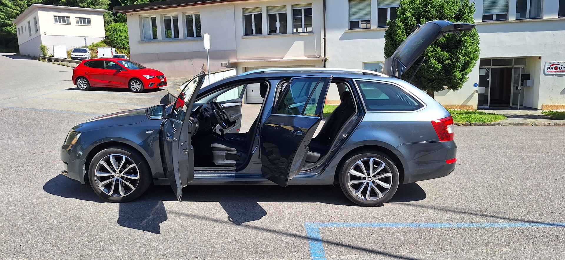 SKODA Octavia Combi 1.2 TSI Swiss Joy DSG-image-16