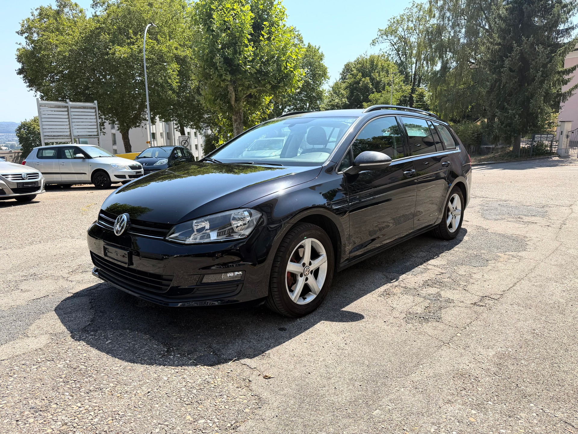 VW Golf Variant 1.6 TDI Comfortline DSG-image-0