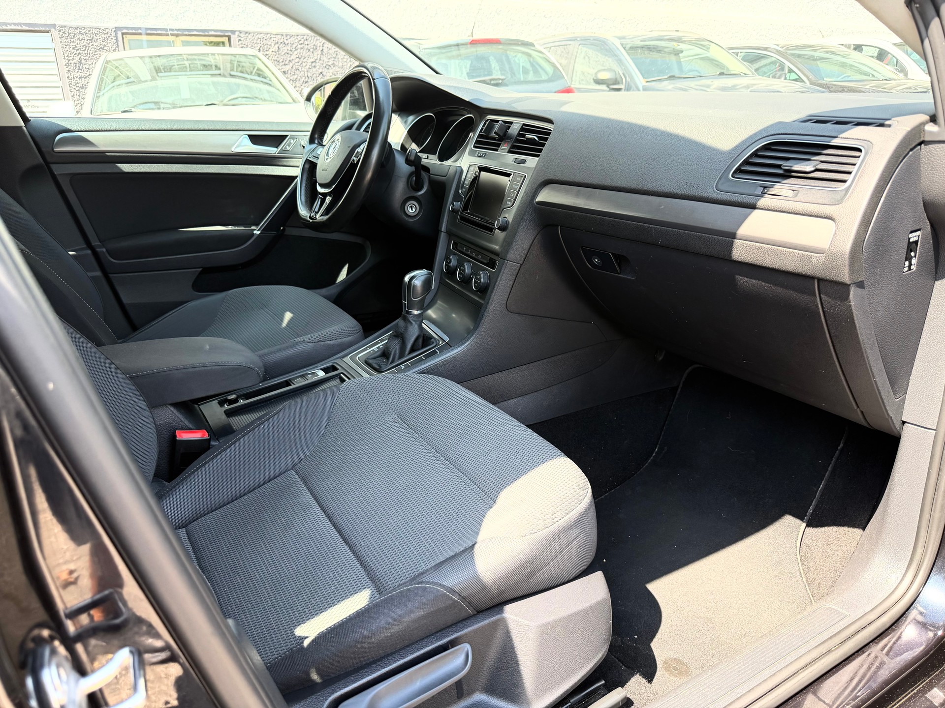 VW Golf Variant 1.6 TDI Comfortline DSG-image-14