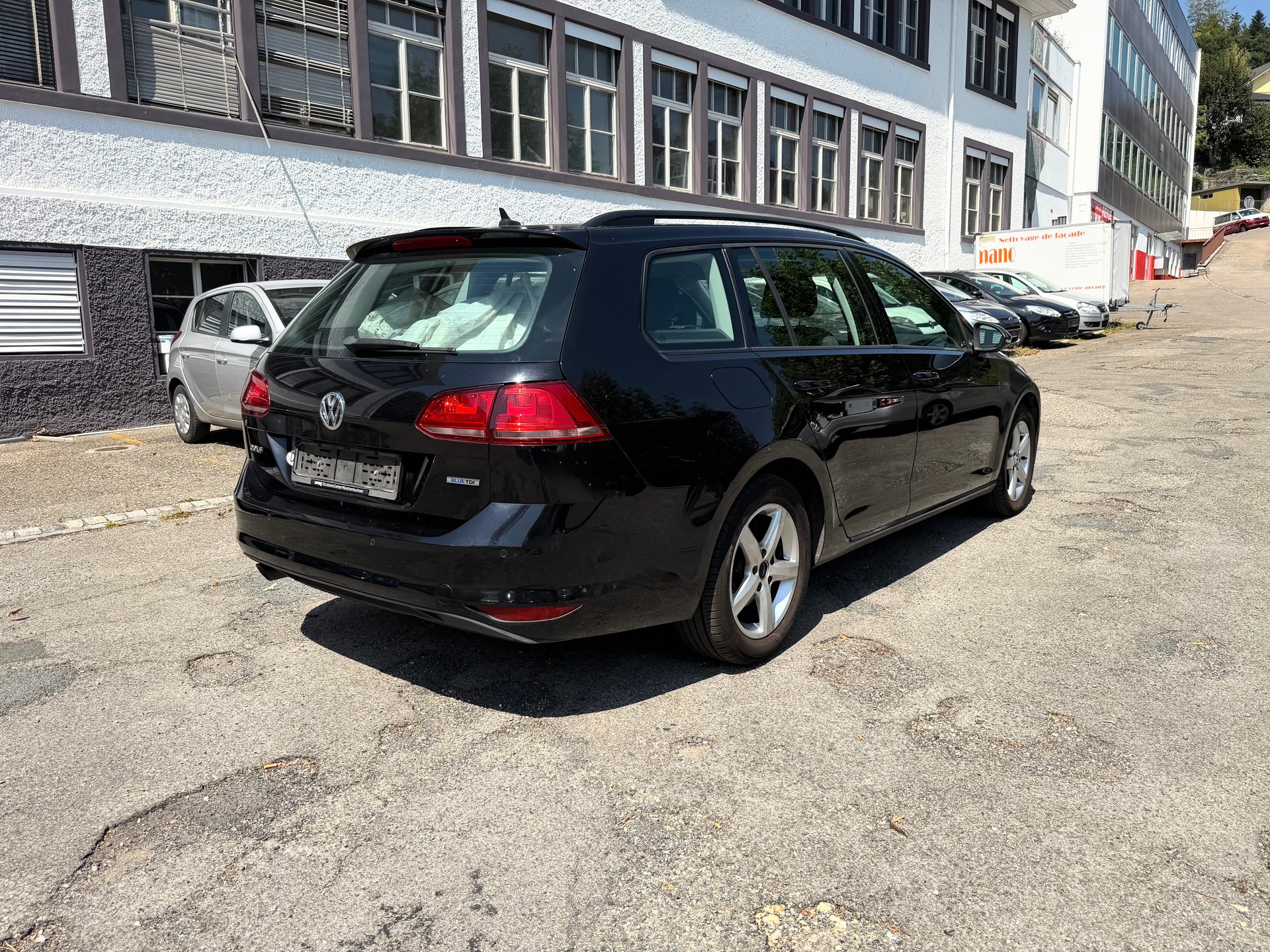 VW Golf Variant 1.6 TDI Comfortline DSG-image-4
