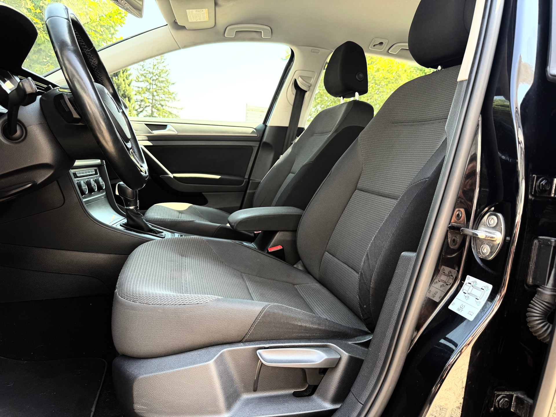 VW Golf Variant 1.6 TDI Comfortline DSG-image-10