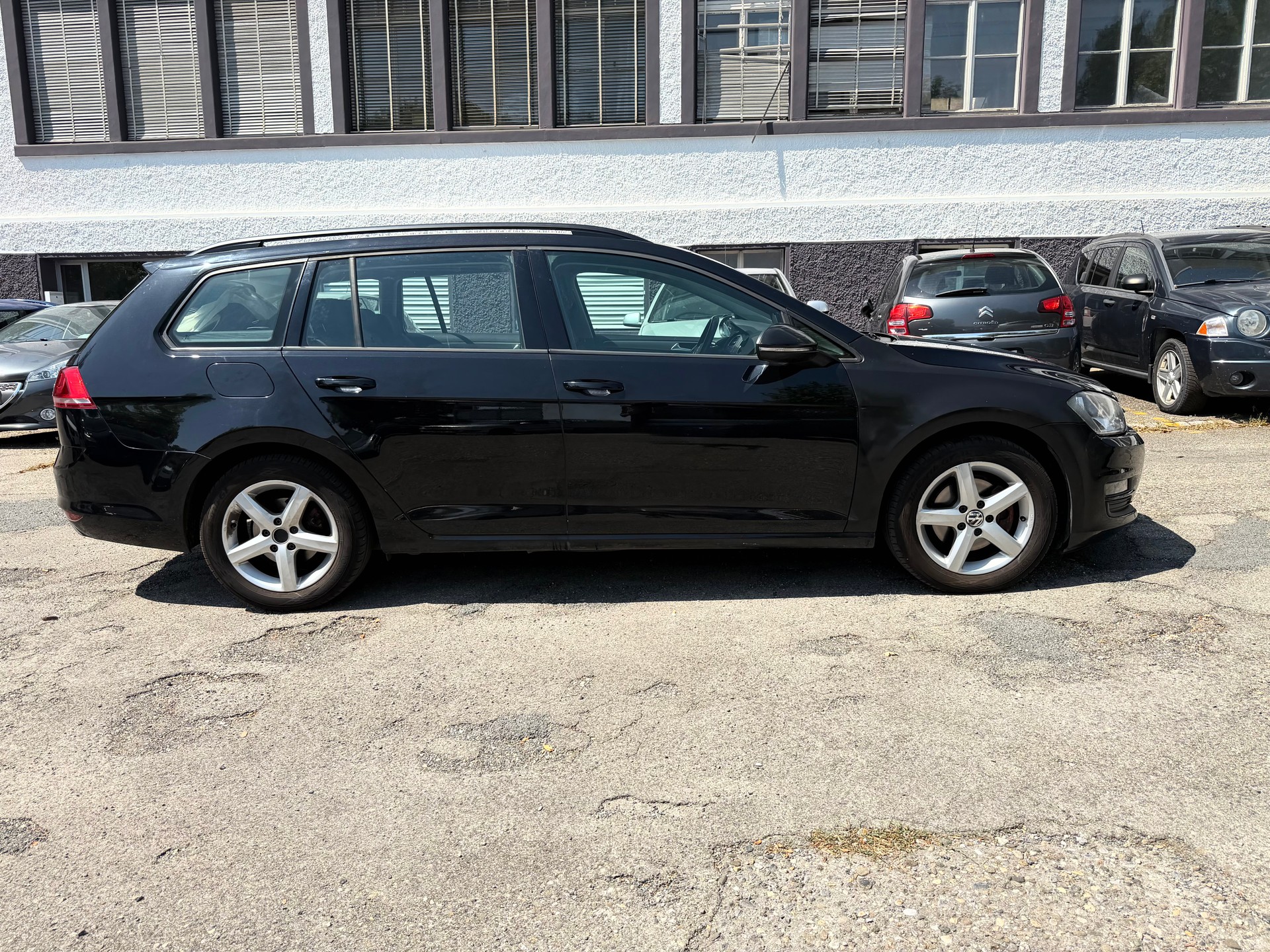 VW Golf Variant 1.6 TDI Comfortline DSG-image-3