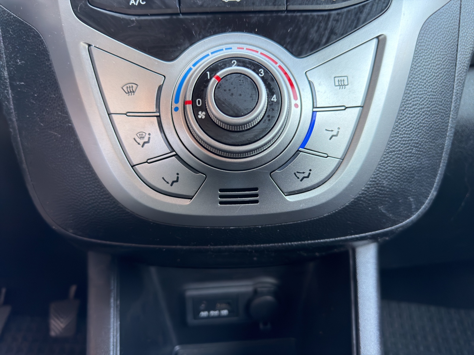 HYUNDAI iX20 1.4 Comfort-image-15