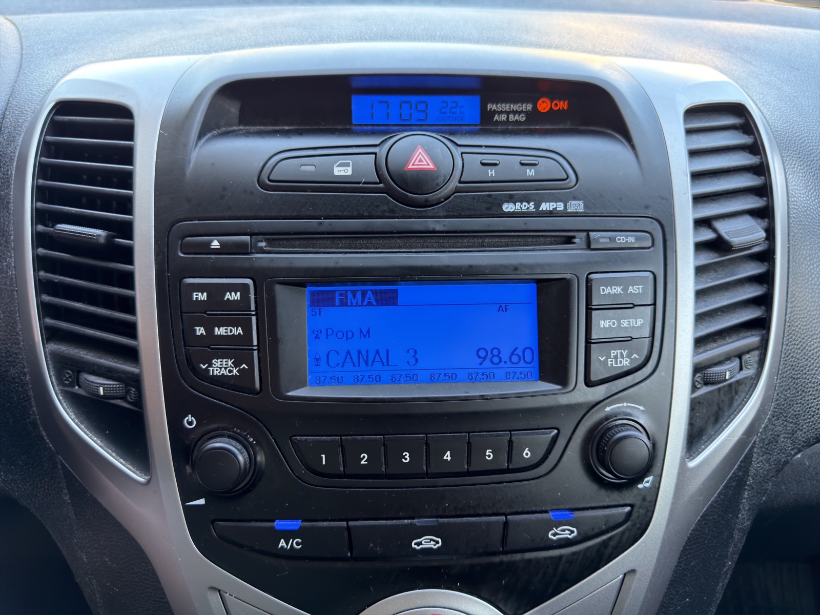 HYUNDAI iX20 1.4 Comfort-image-14