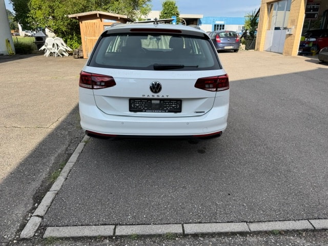 VW Passat 2.0 TDI BMT Business 4Motion DSG-image-4
