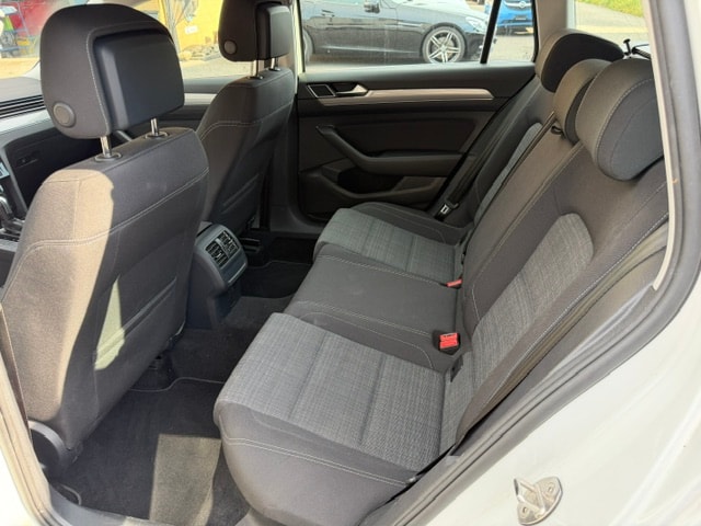 VW Passat 2.0 TDI BMT Business 4Motion DSG-image-9