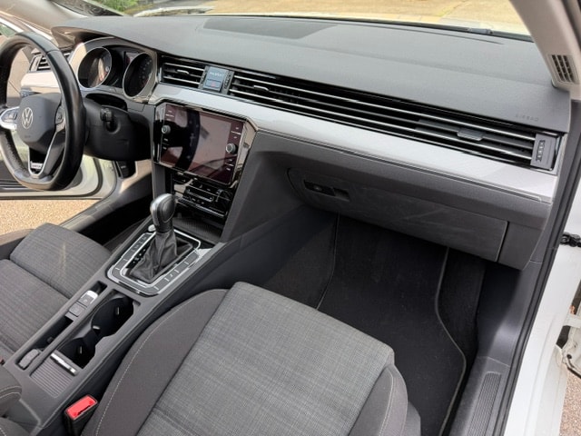 VW Passat 2.0 TDI BMT Business 4Motion DSG-image-13