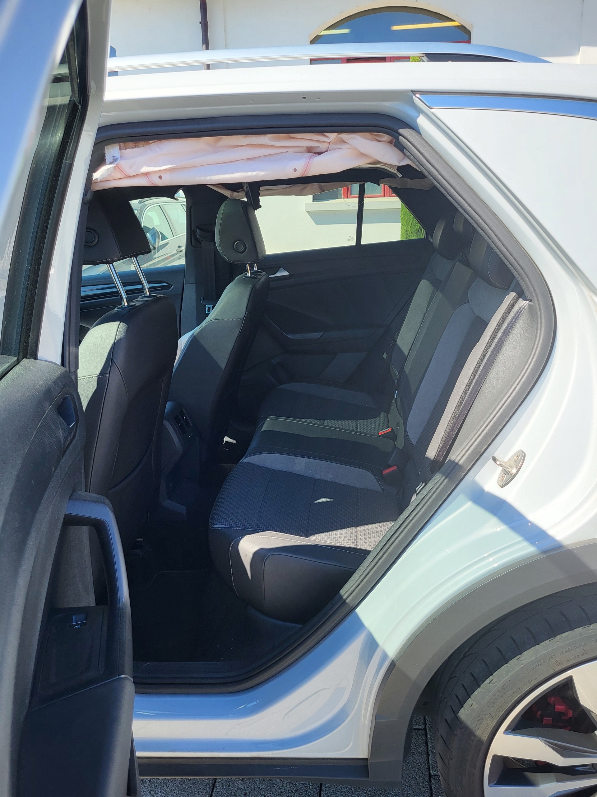 VW T-Roc 2.0 TSI R-Line Sport DSG 4Motion-image-12