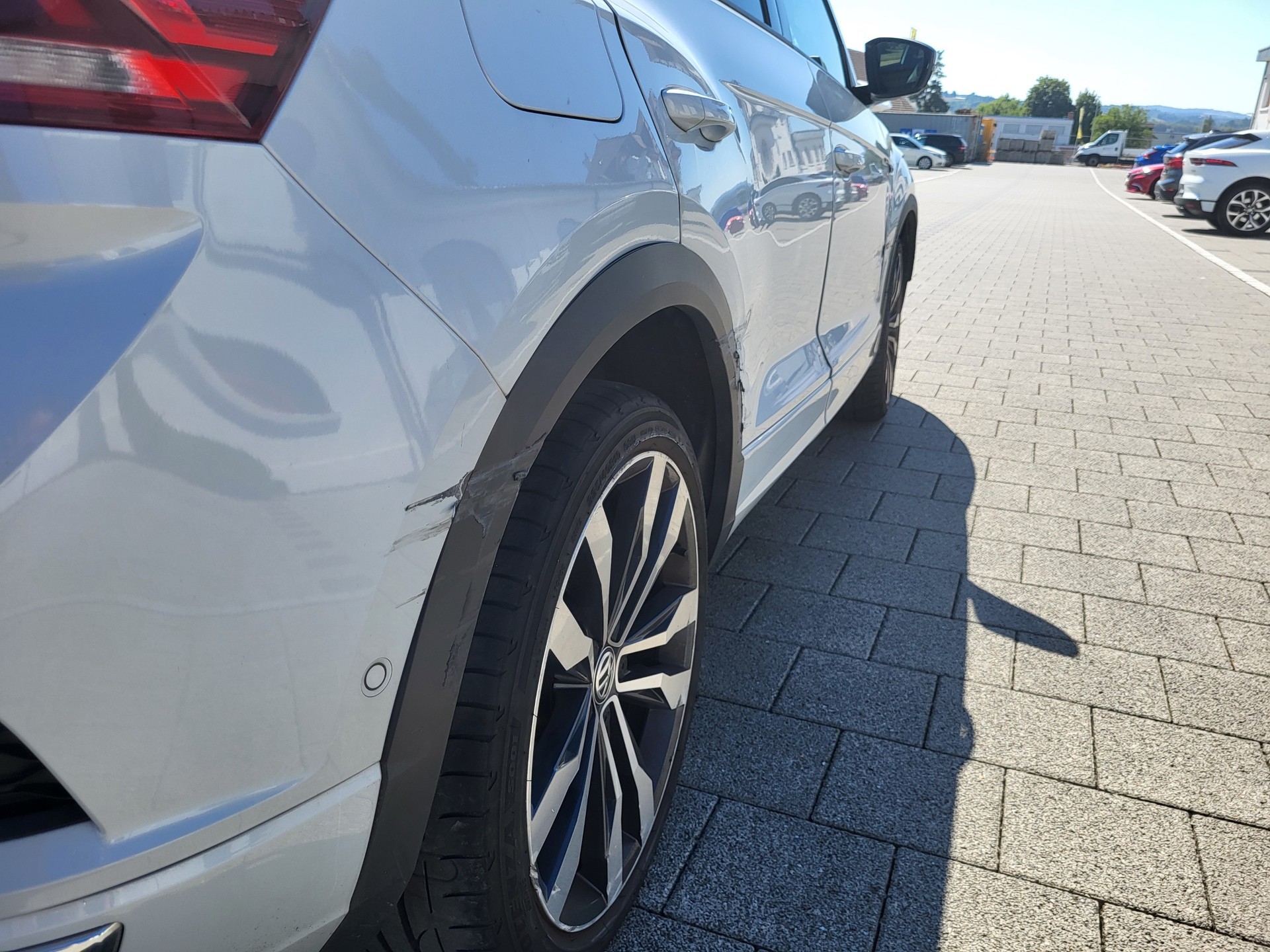 VW T-Roc 2.0 TSI R-Line Sport DSG 4Motion-image-5