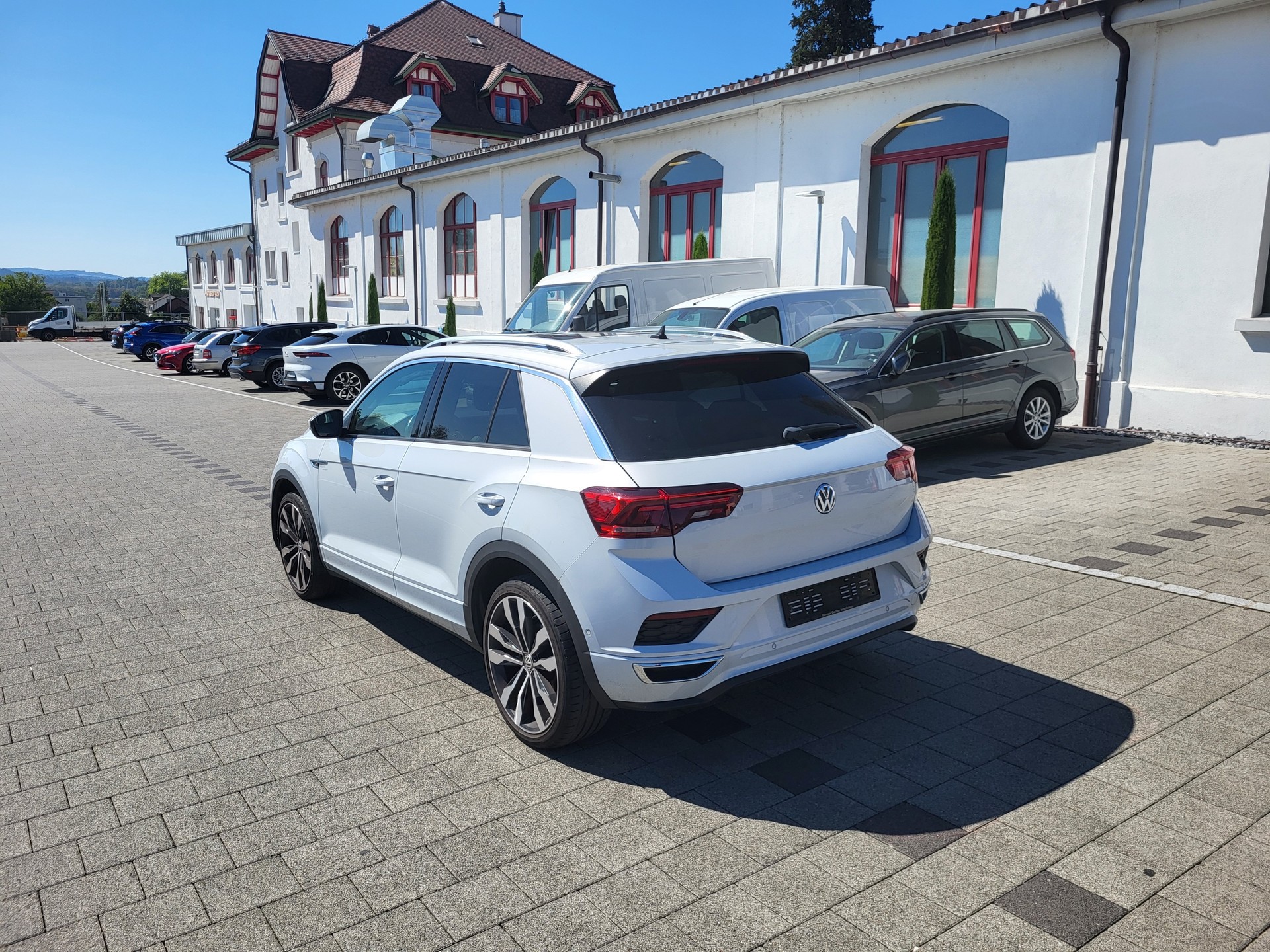 VW T-Roc 2.0 TSI R-Line Sport DSG 4Motion-image-1