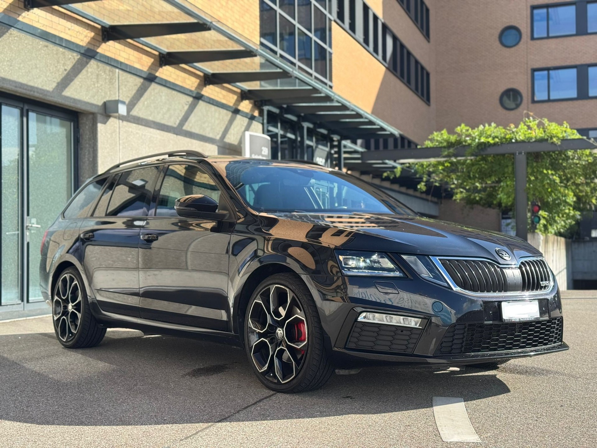 SKODA 2.0 TDI 184 RS Prag 4x4 DSG-image-1