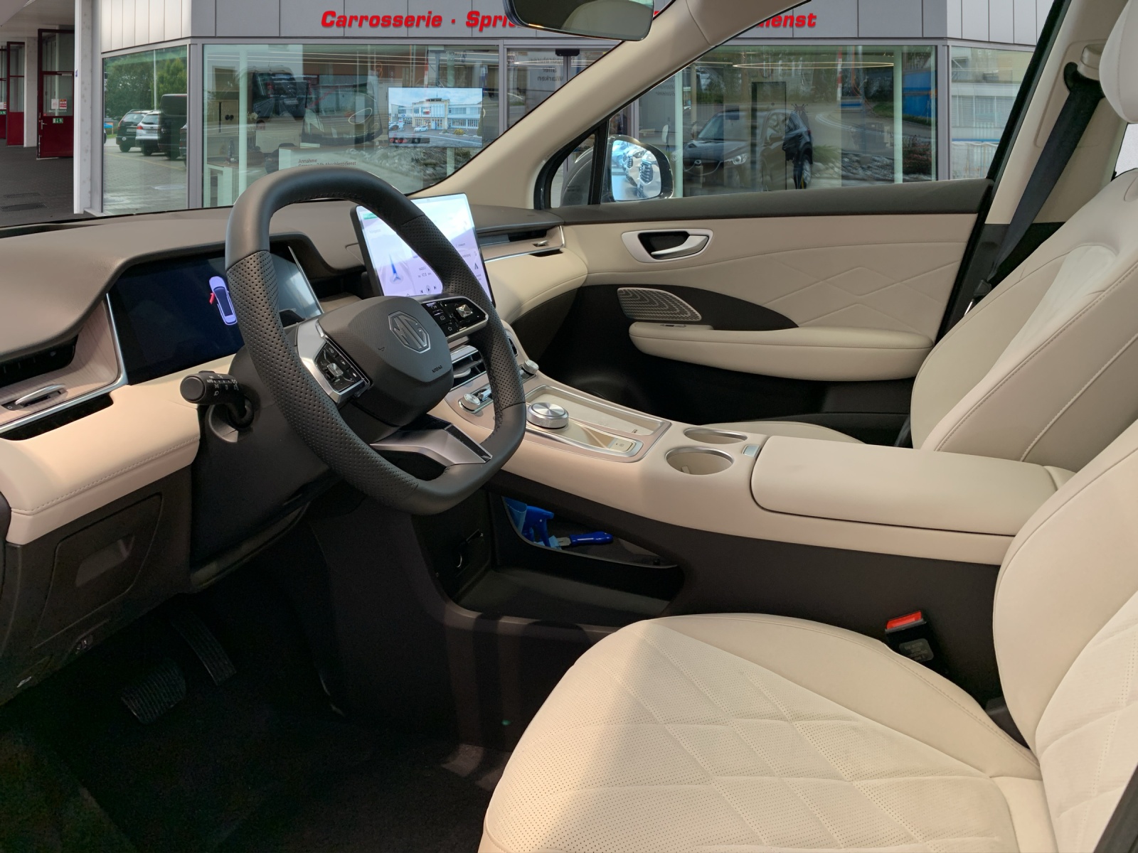MG S6 EV 77 kWh Luxury 4WD-image-6