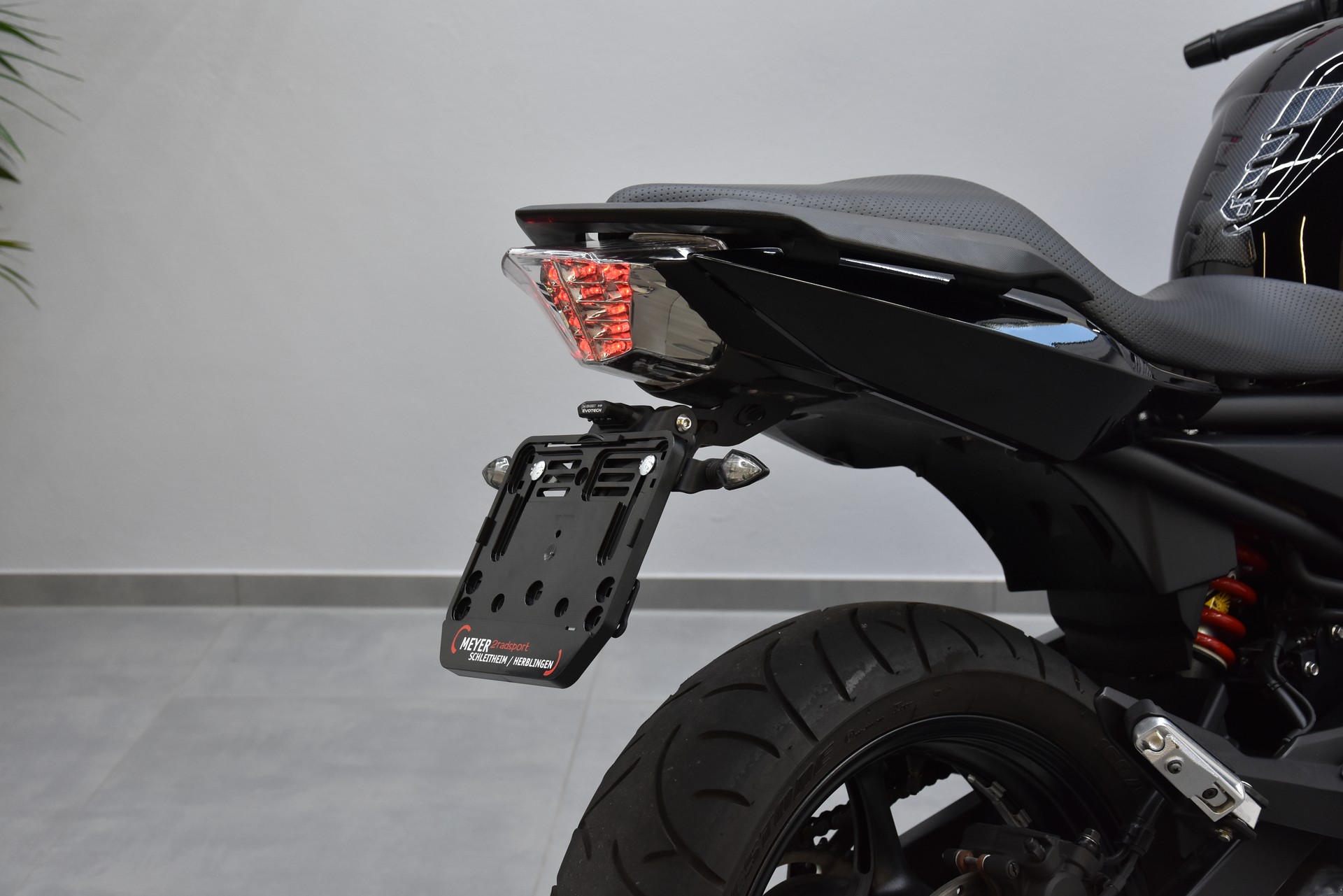 YAMAHA XJ 6 N ABS-showroom-element-3