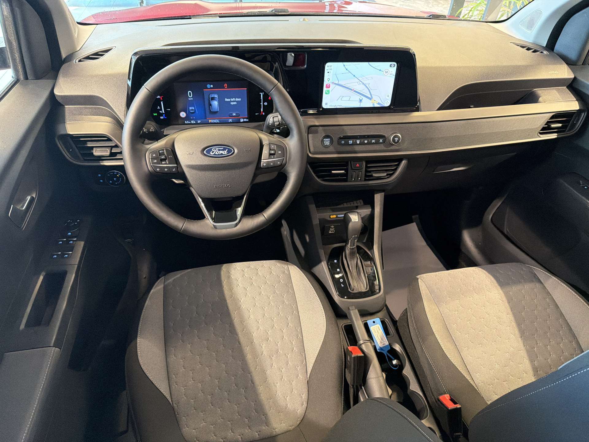 FORD Tourneo Courier 1.0 EcoBoost Titanium Automat-image-14