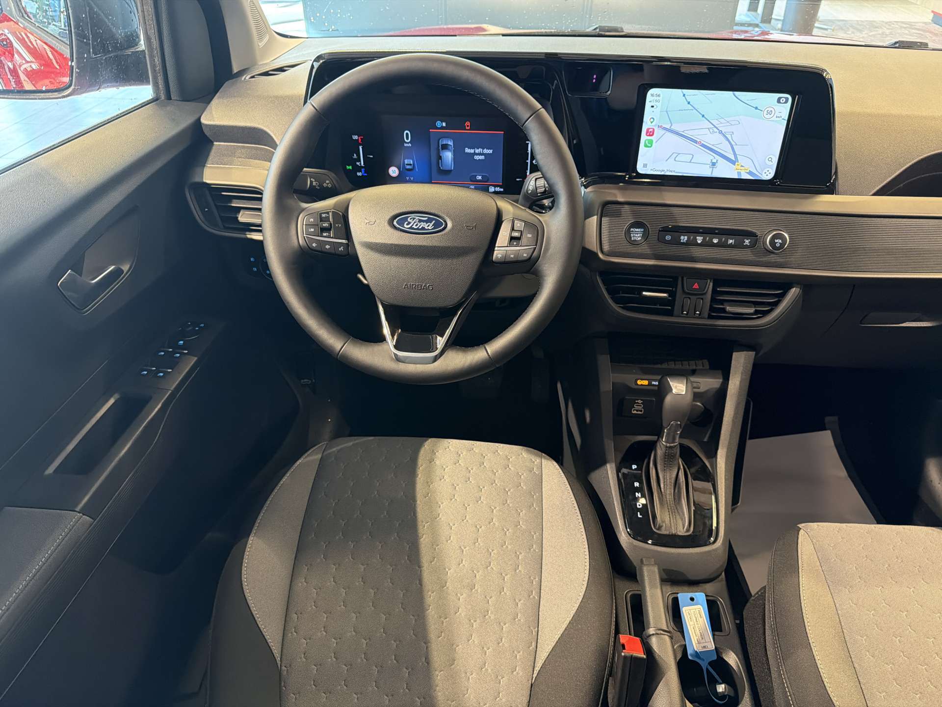 FORD Tourneo Courier 1.0 EcoBoost Titanium Automat-image-4