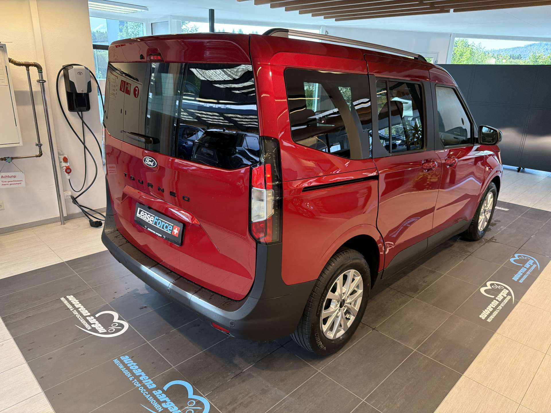 FORD Tourneo Courier 1.0 EcoBoost Titanium Automat-image-2
