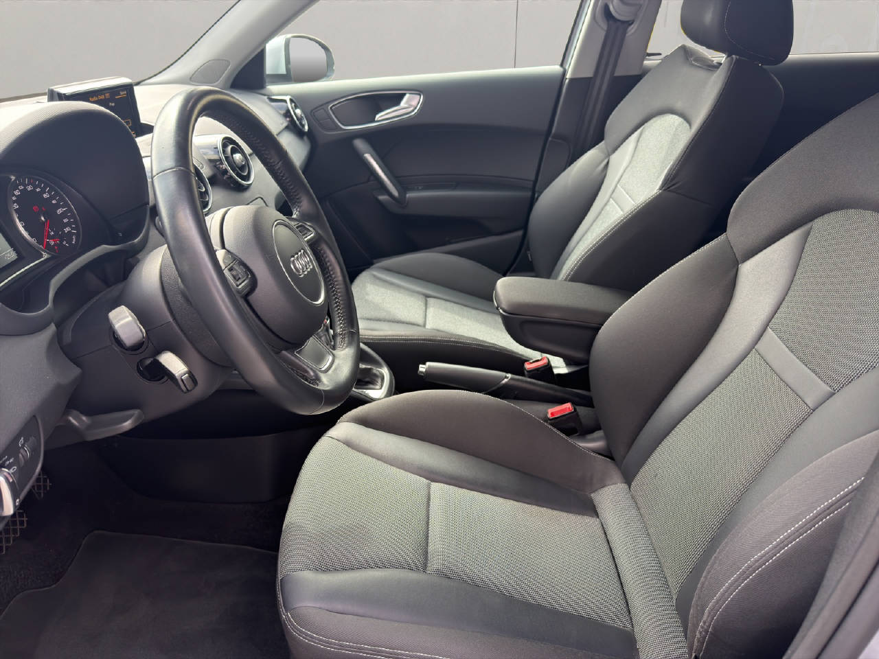 AUDI A1 Sportback 1.0 TFSI S-LINE-image-4