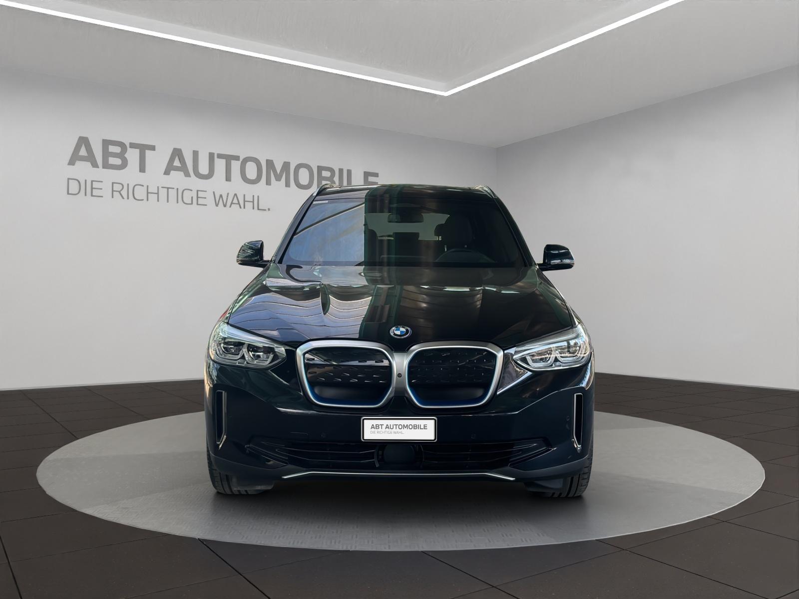 BMW iX3 E-Motor-showroom-element-1