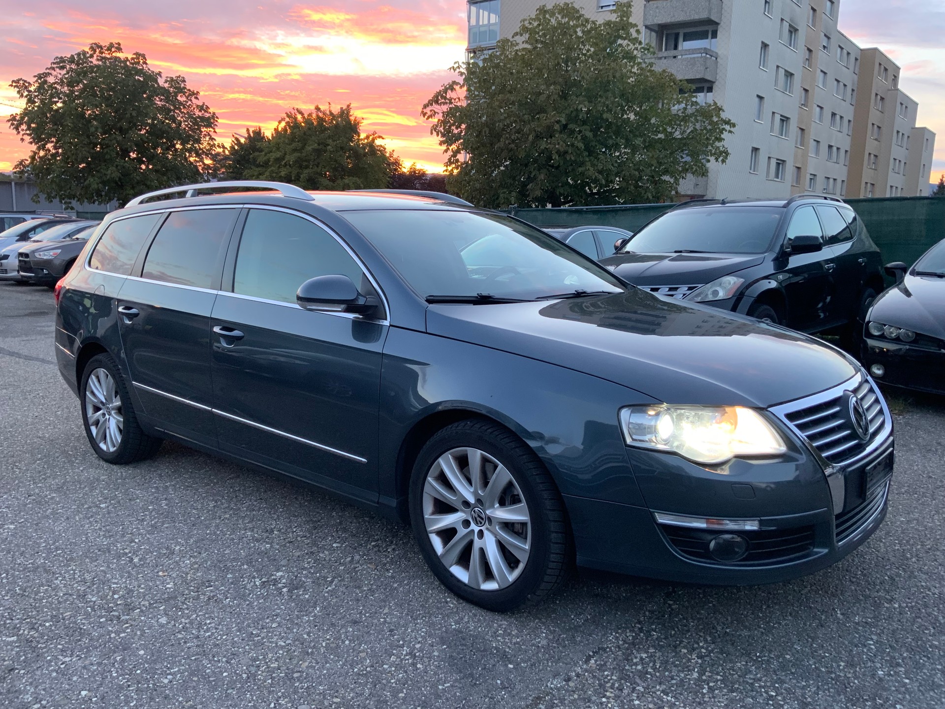 VW Passat Variant 3.2 V6 FSI Highline 4Motion-image-3
