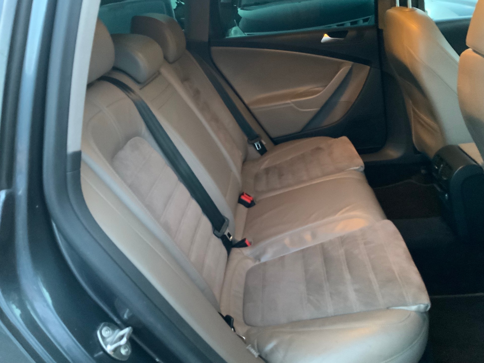VW Passat Variant 3.2 V6 FSI Highline 4Motion-image-13