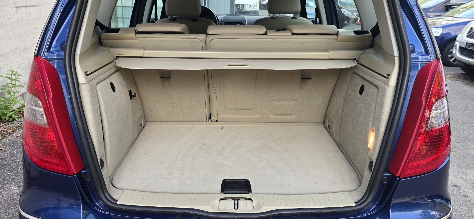 MERCEDES-BENZ A 180 Style Autotronic-image-5