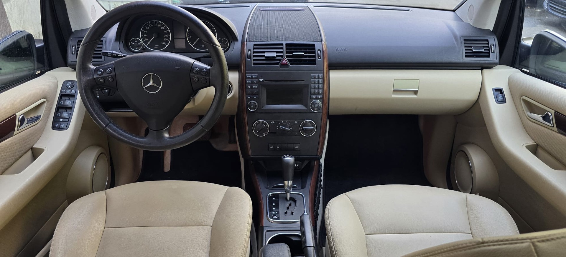 MERCEDES-BENZ A 180 Style Autotronic-image-8
