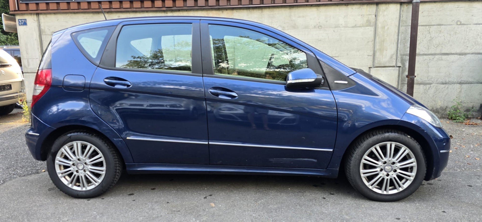 MERCEDES-BENZ A 180 Style Autotronic-image-3