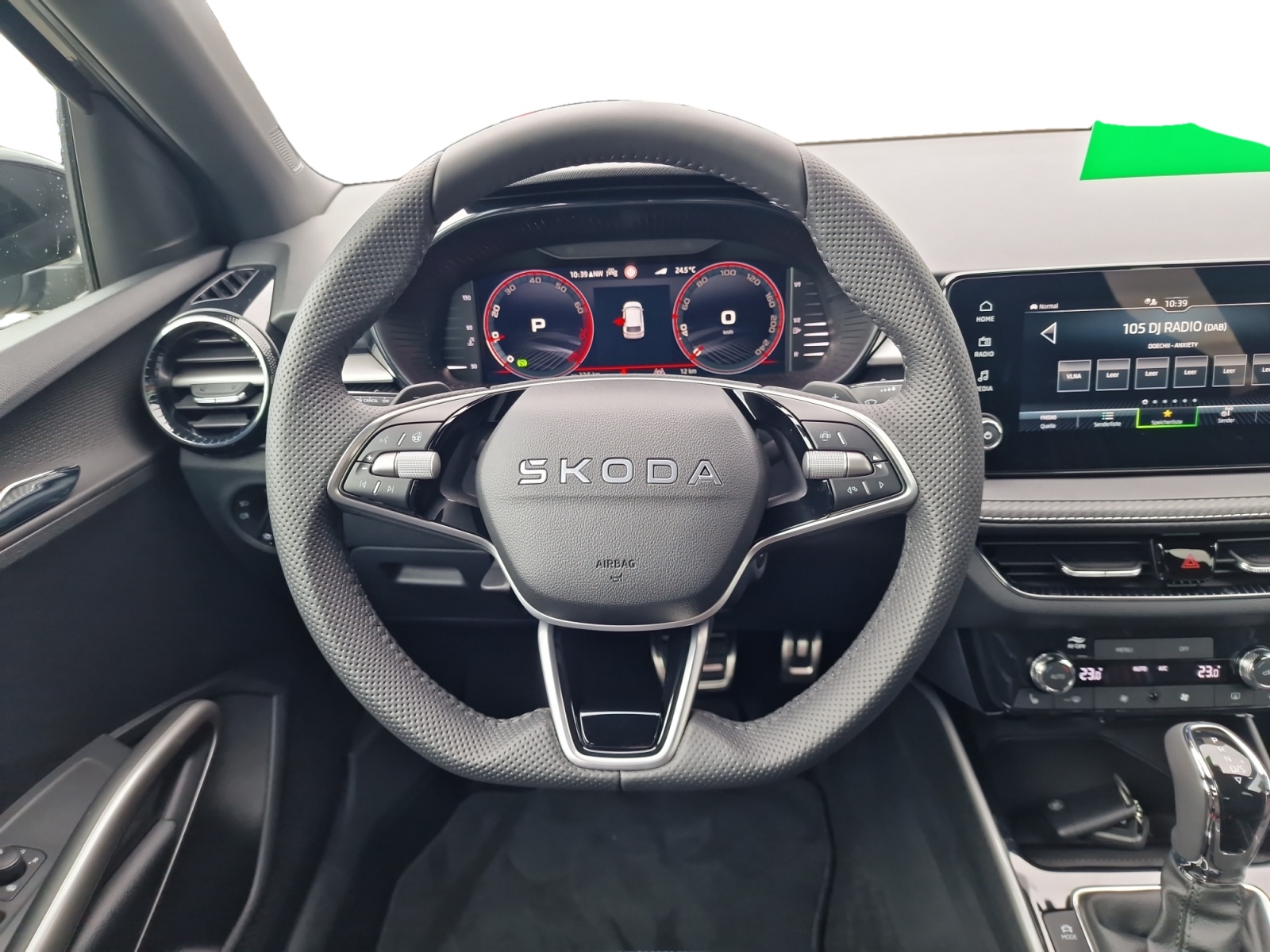 SKODA Fabia 1.5 TSI DSG 130 Years Edition-image-12