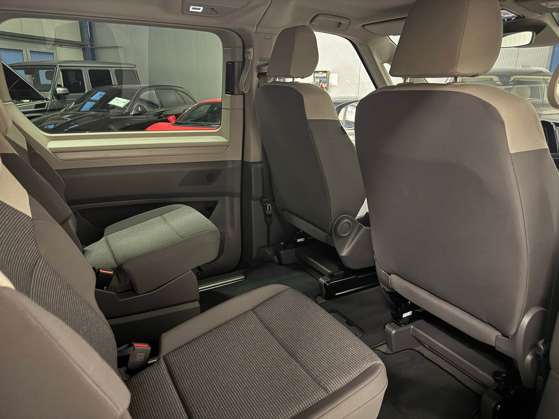 VW Multivan 1.5 TSI eHybrid Style DSG 4motion-image-8