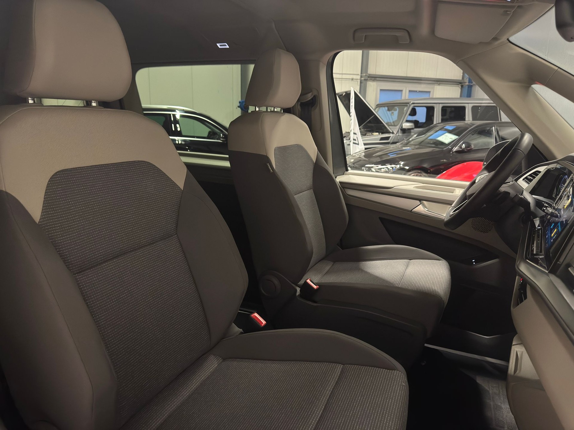 VW Multivan 1.5 TSI eHybrid Style DSG 4motion-image-10