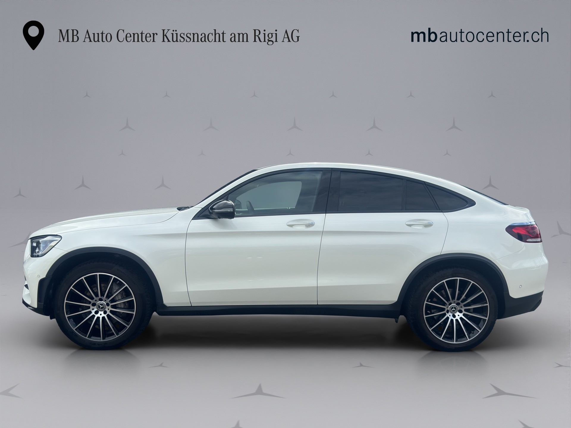 MERCEDES-BENZ 300 AMG Line 4m-image-2