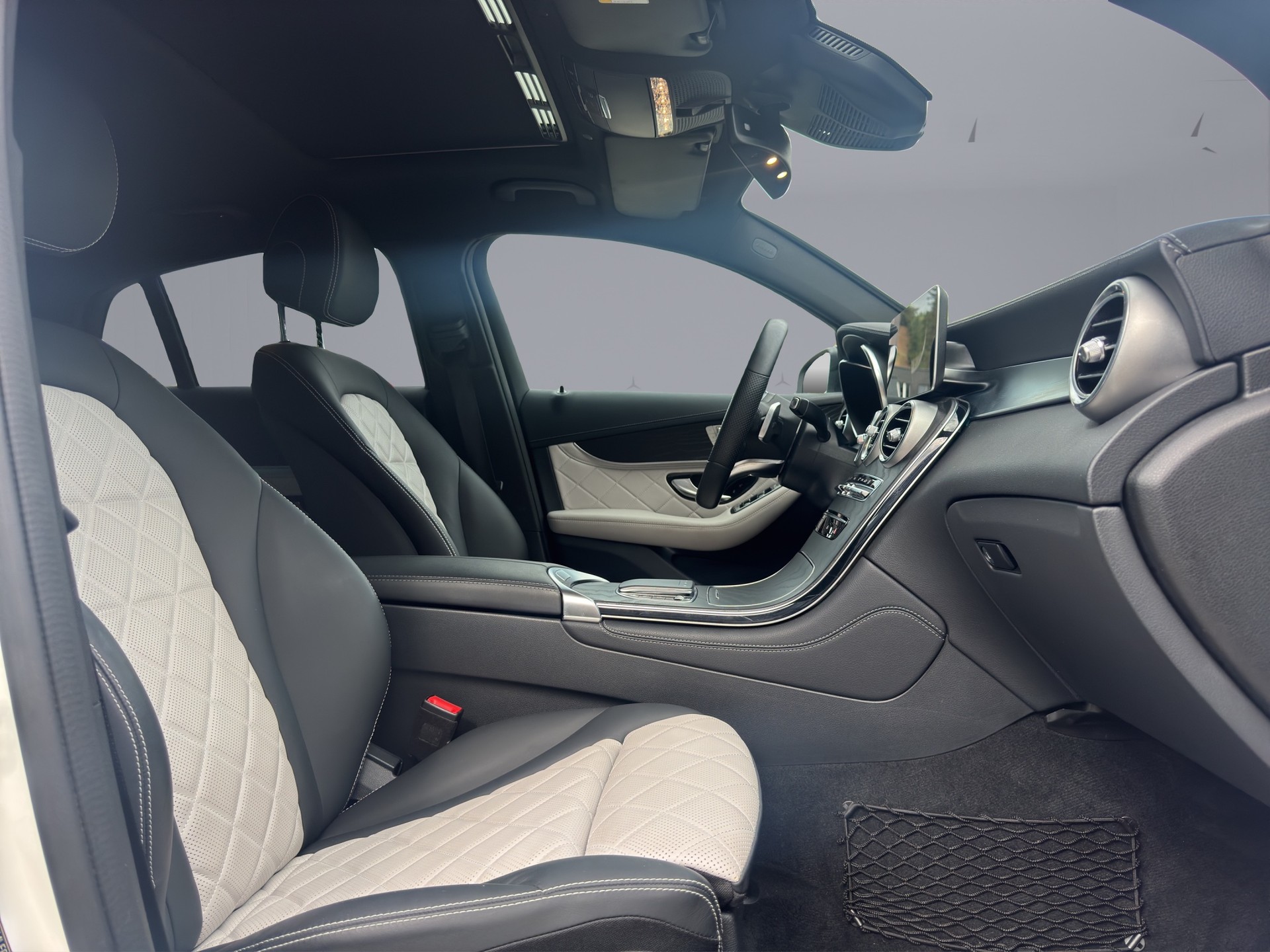 MERCEDES-BENZ 300 AMG Line 4m-image-15