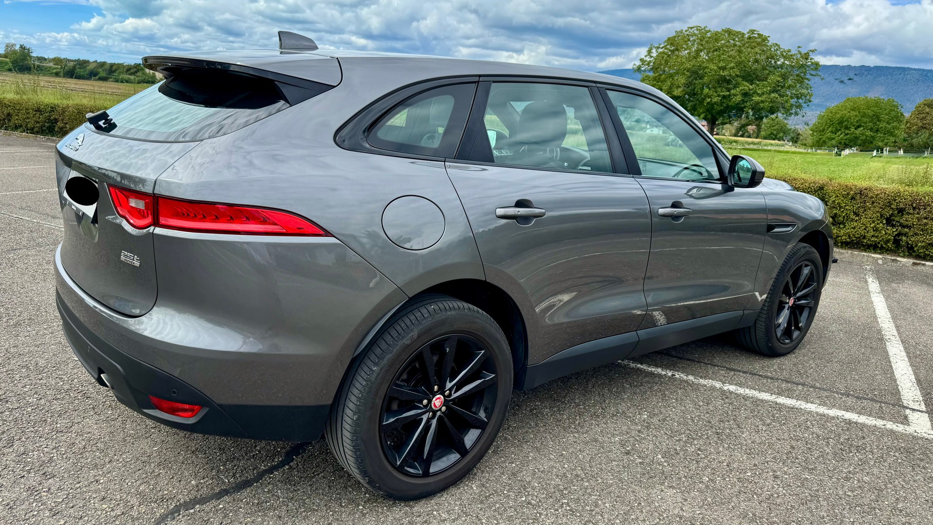 JAGUAR F-Pace 2.5 T 250 Prestige AWD-image-4