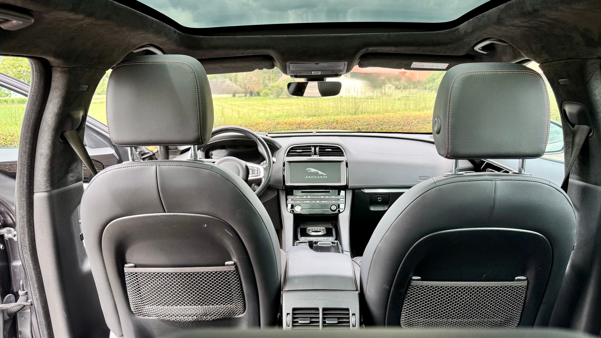 JAGUAR F-Pace 2.5 T 250 Prestige AWD-image-10
