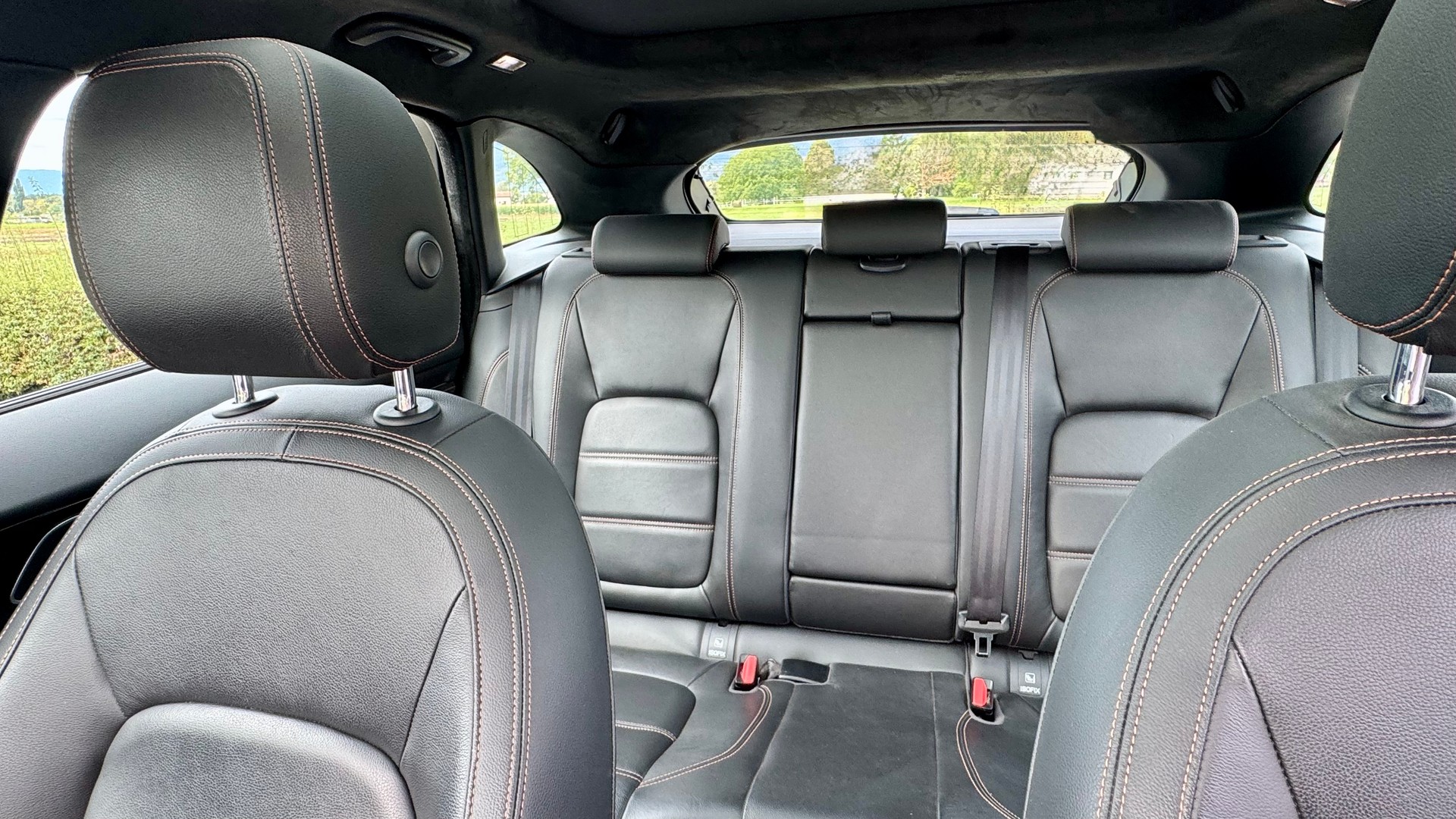 JAGUAR F-Pace 2.5 T 250 Prestige AWD-image-11