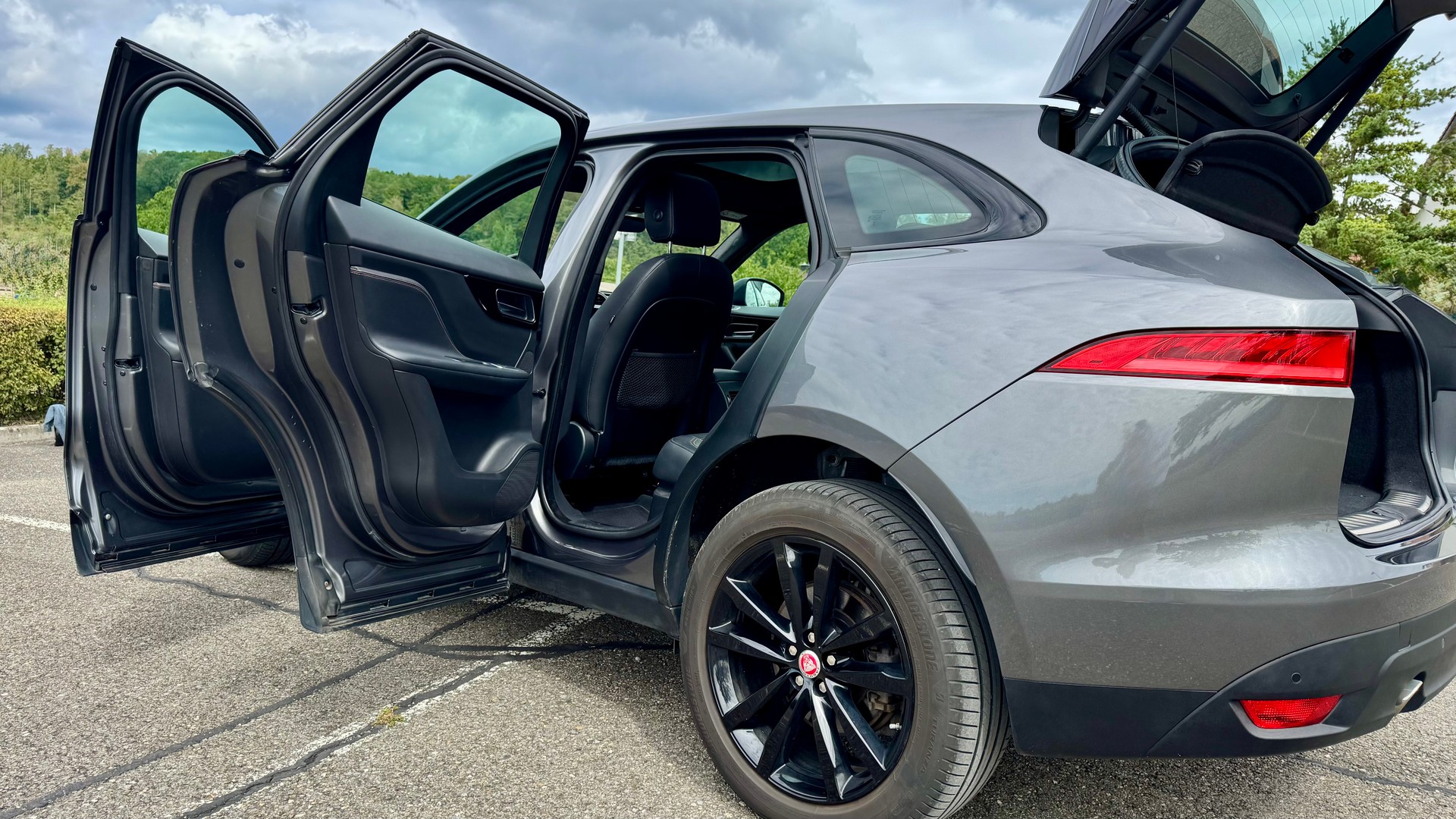 JAGUAR F-Pace 2.5 T 250 Prestige AWD-image-3
