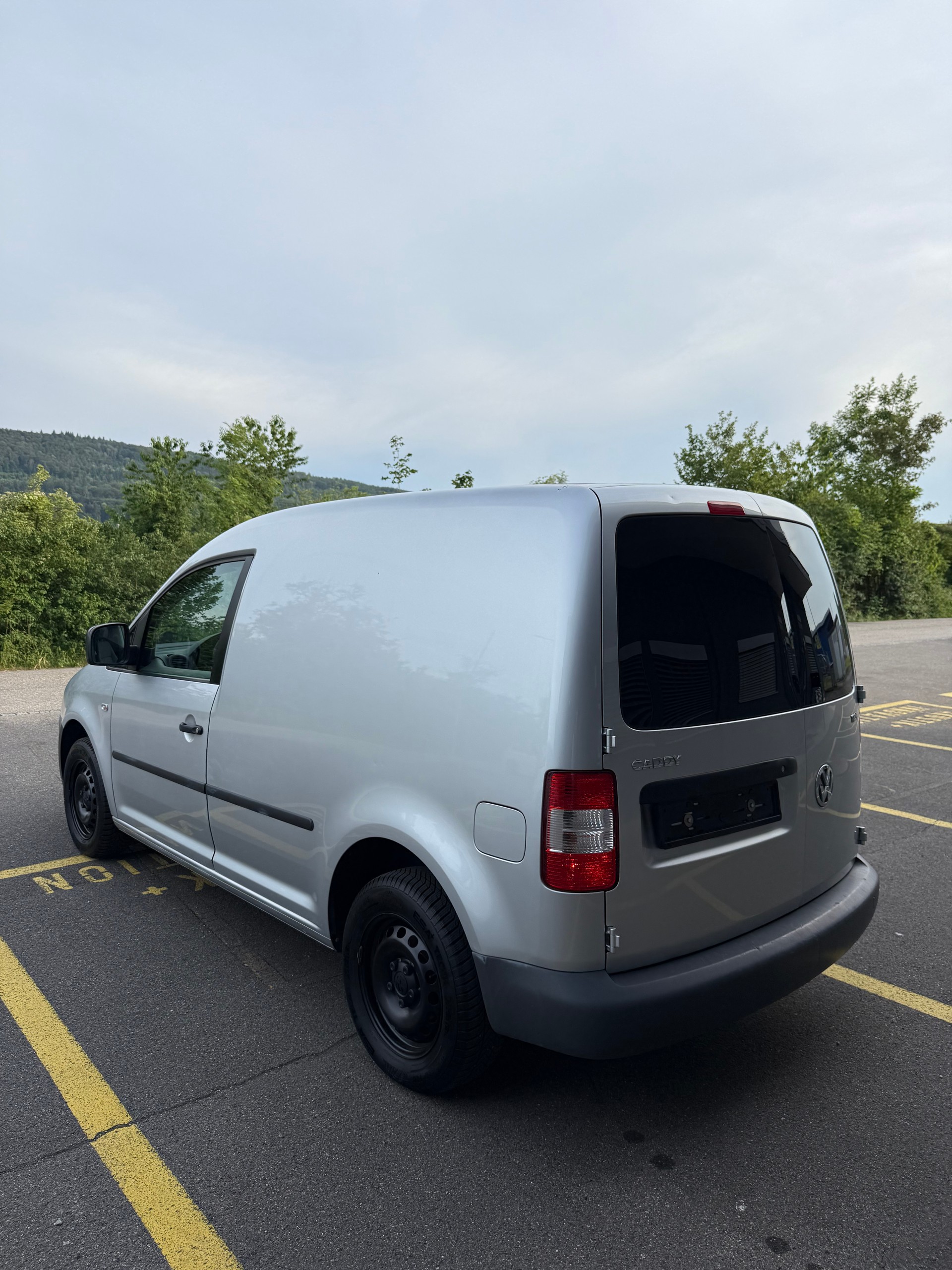 VW Caddy Life 1.9TDI PD 4Motion-image-6