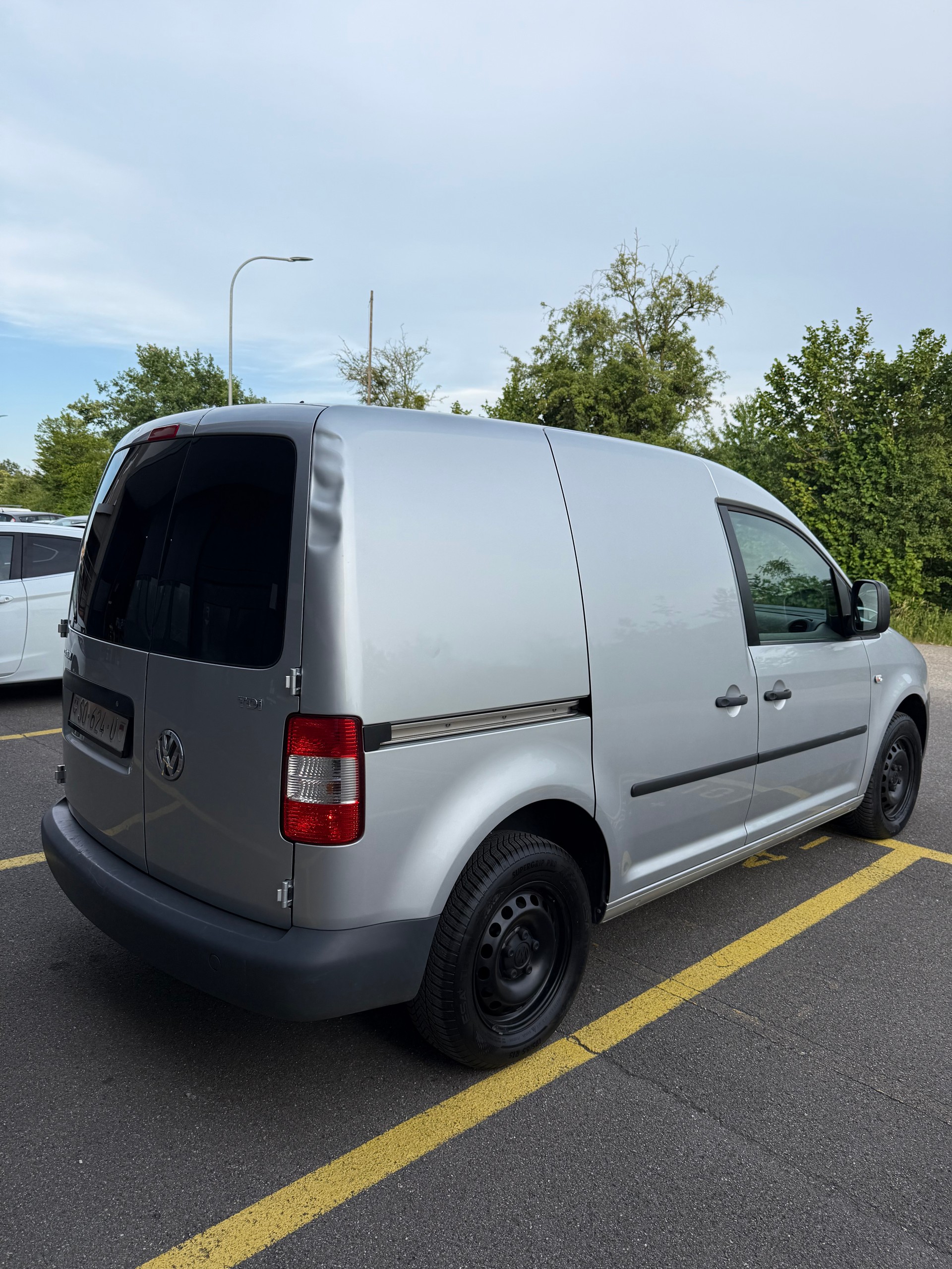 VW Caddy Life 1.9TDI PD 4Motion-image-8