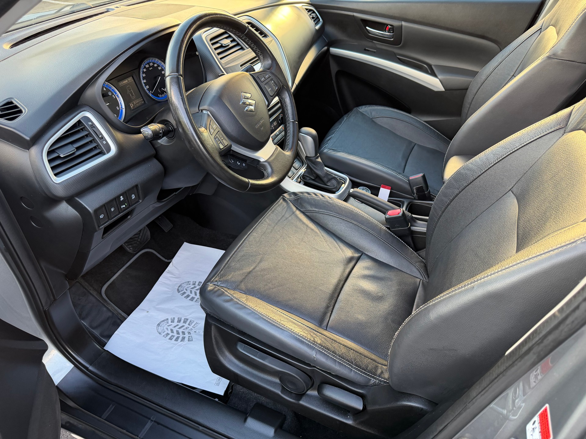 SUZUKI SX4 S-Cross 1.6 TD PizSulai 4WD TCSS-image-7