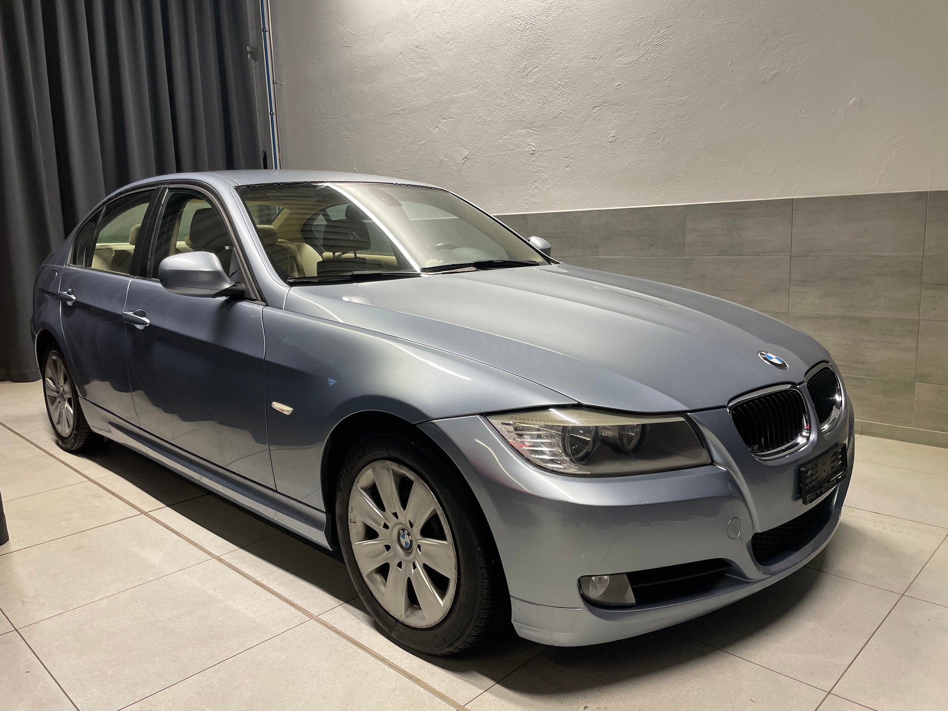 BMW 318i Access Steptronic (55)-image-0
