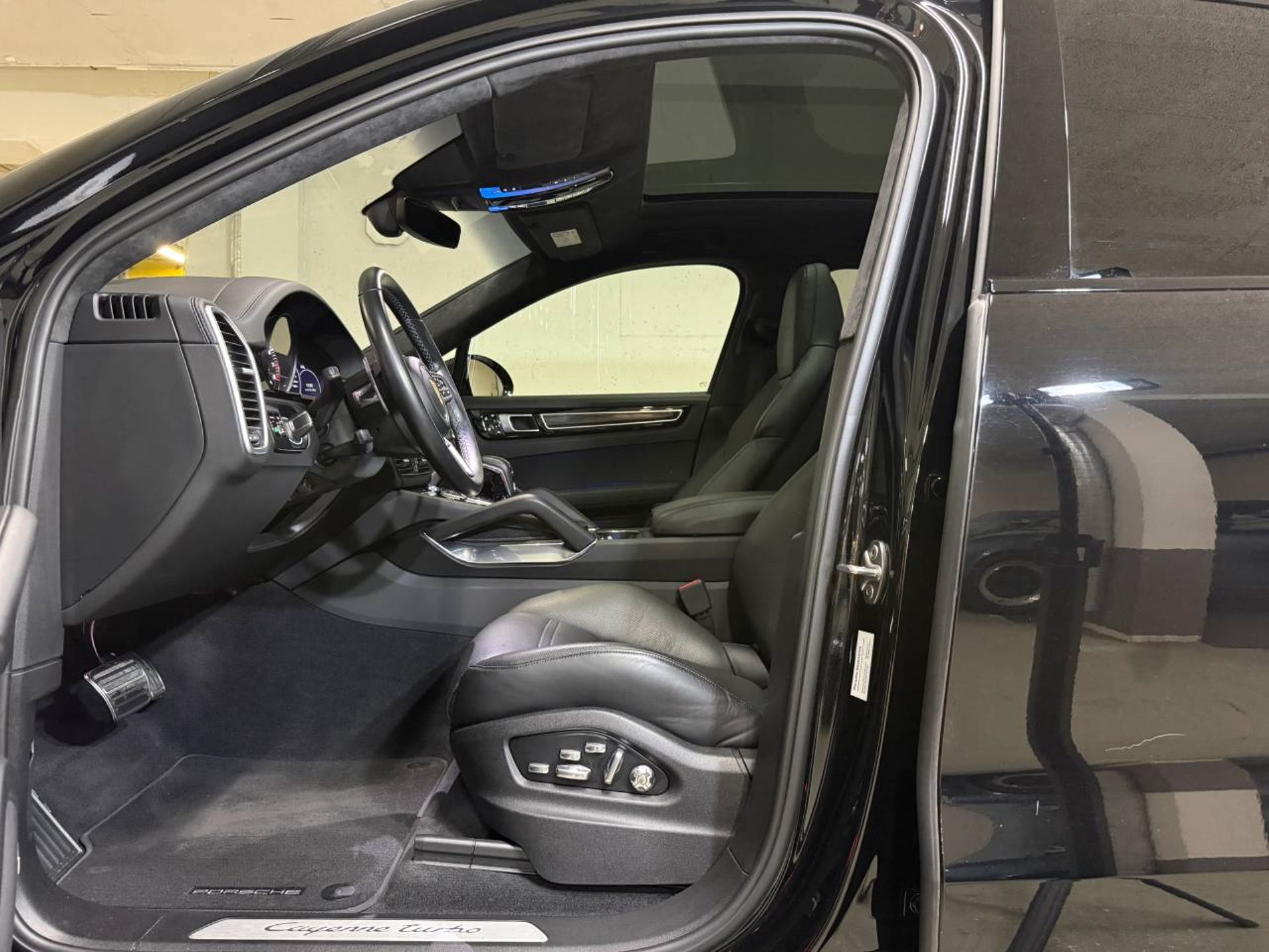 PORSCHE Cayenne Turbo Coupe-image-11