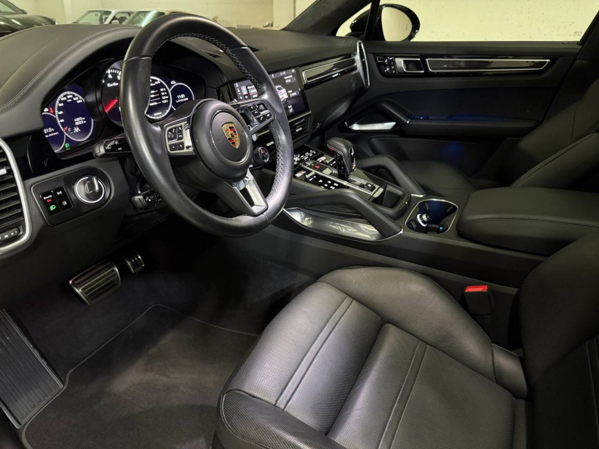 PORSCHE Cayenne Turbo Coupe-image-3