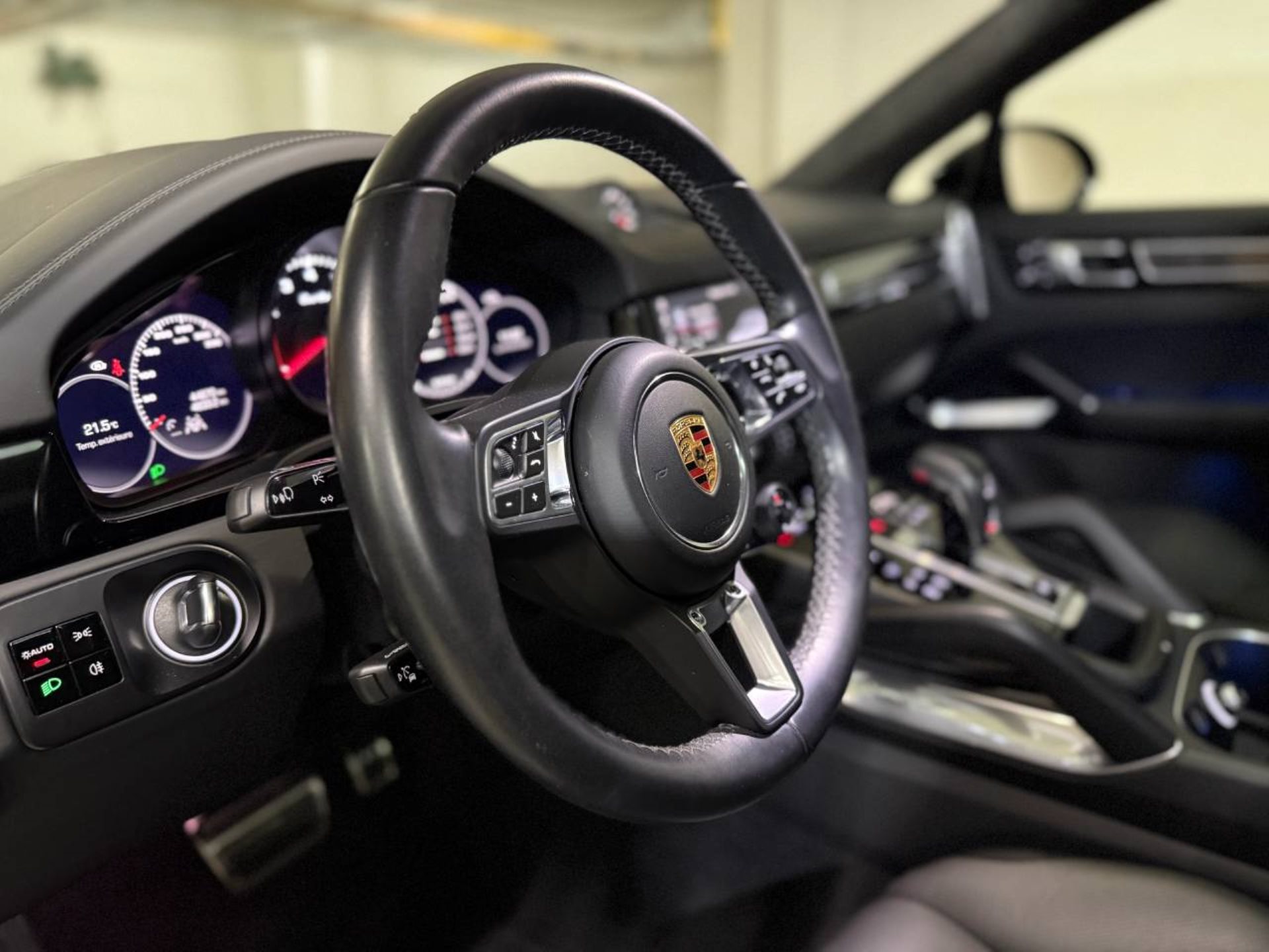PORSCHE Cayenne Turbo Coupe-image-12