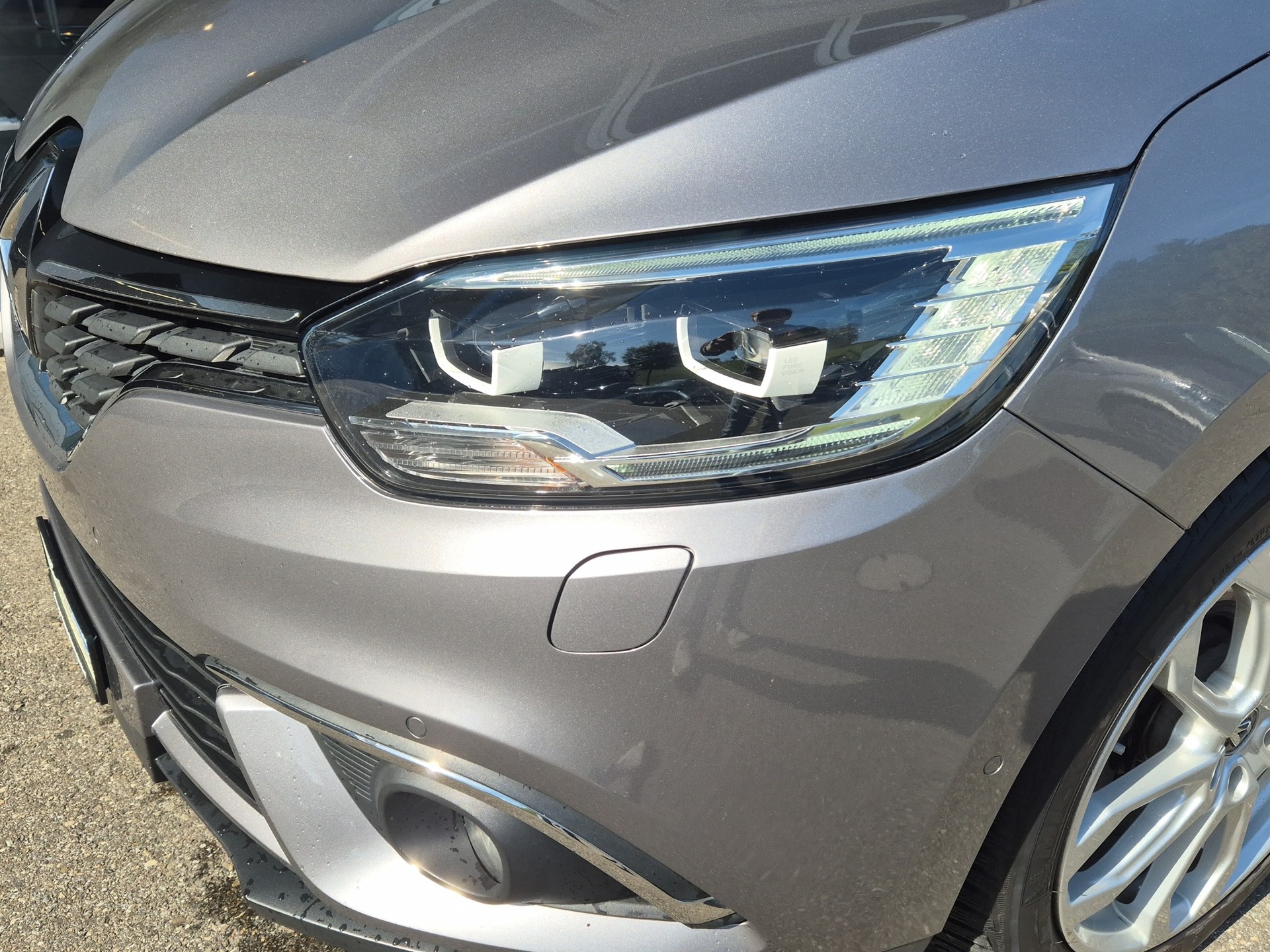RENAULT Scénic 1.6 dCi Bose EDC-image-2