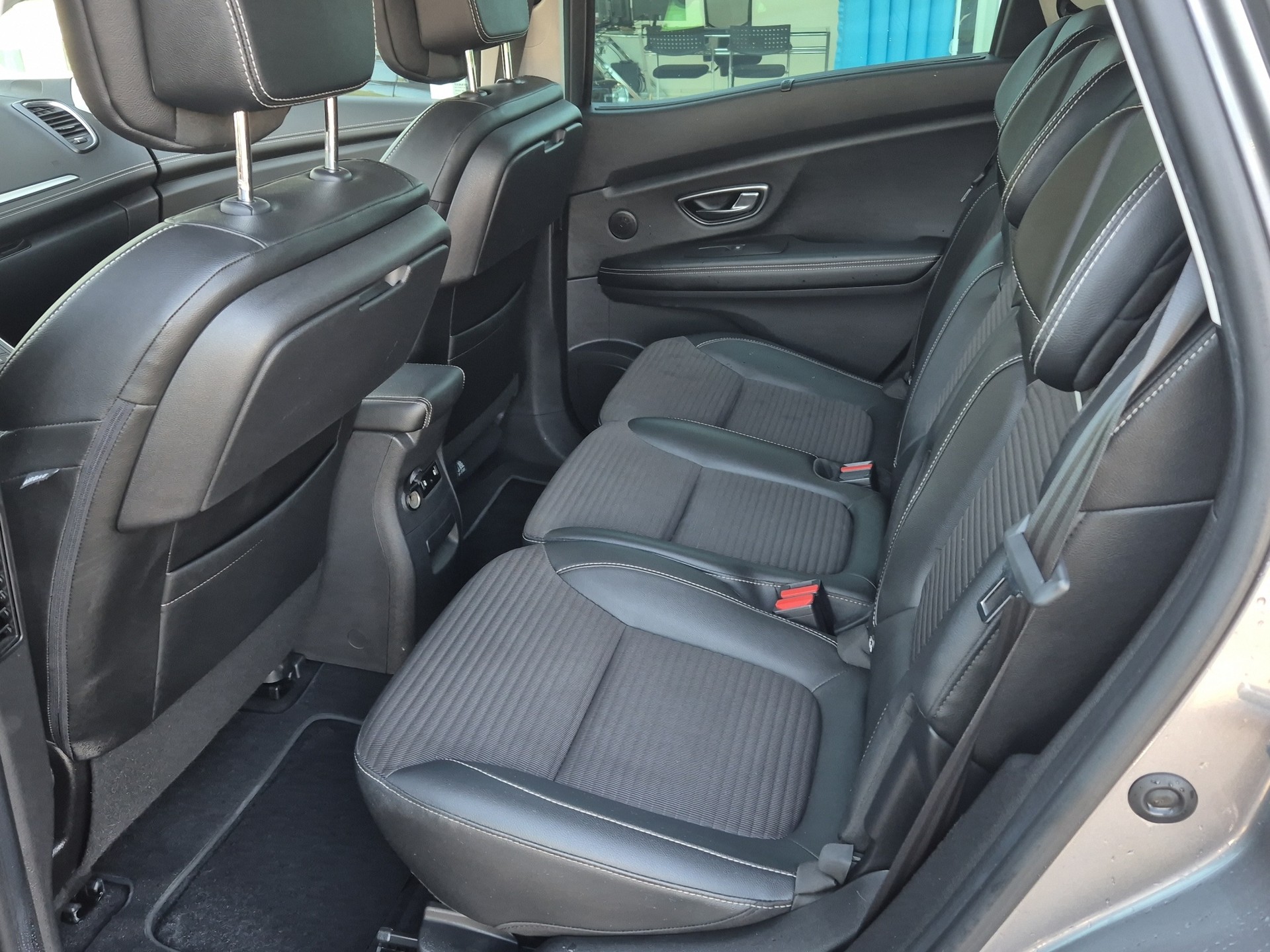 RENAULT Scénic 1.6 dCi Bose EDC-image-18