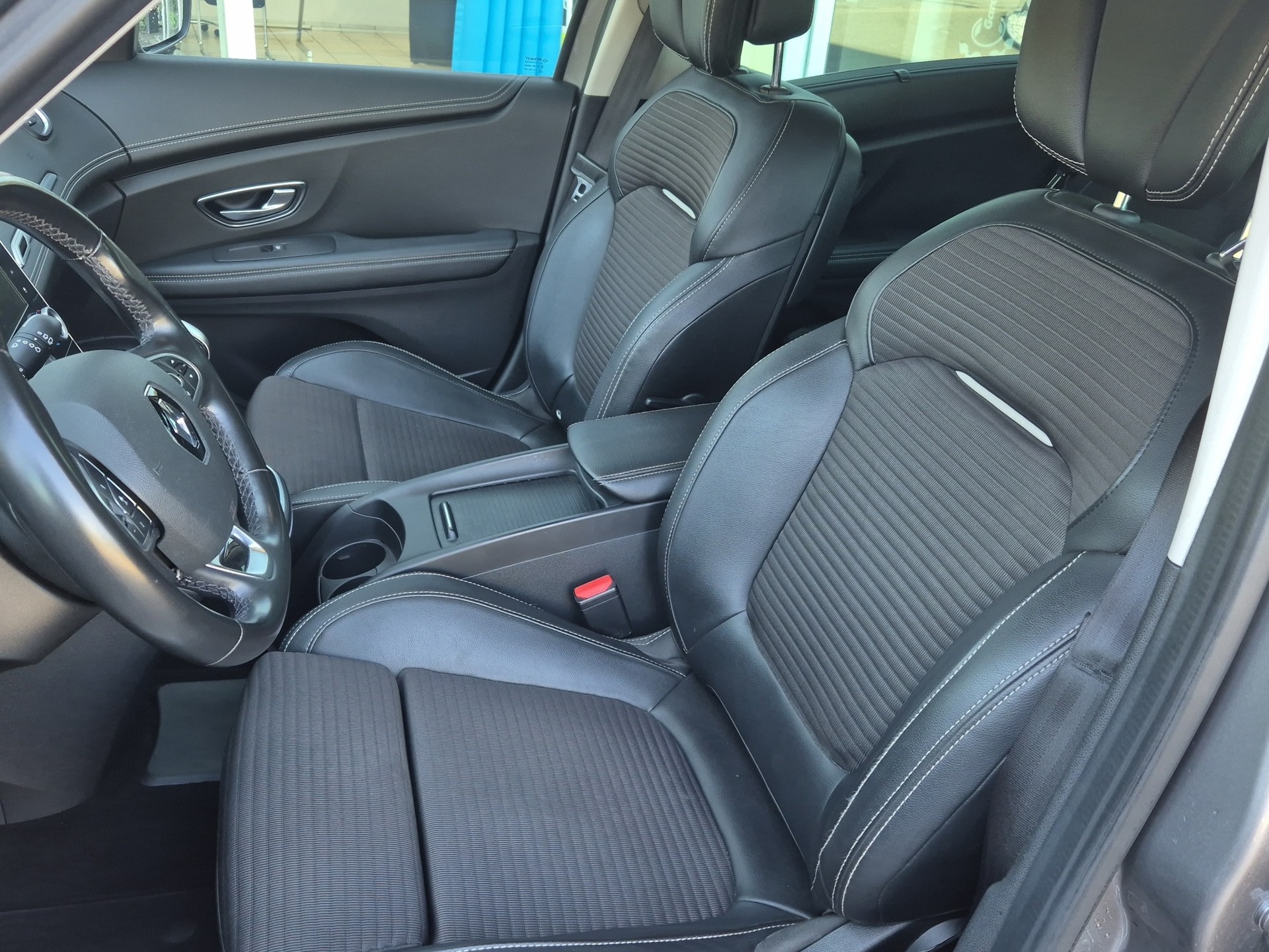 RENAULT Scénic 1.6 dCi Bose EDC-image-10