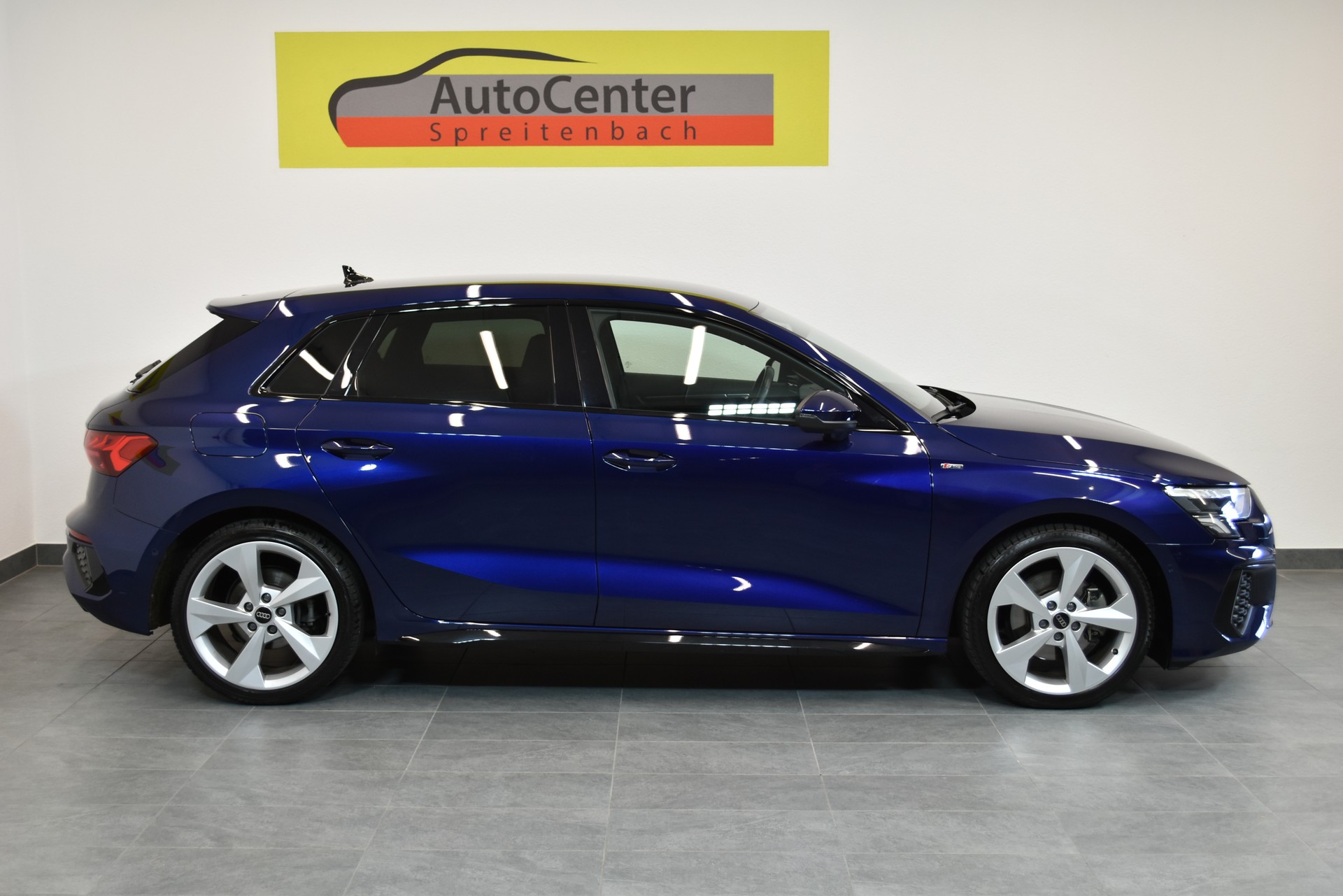 AUDI A3 Sportback 40 TFSI S line quattro S-tronic-image-12